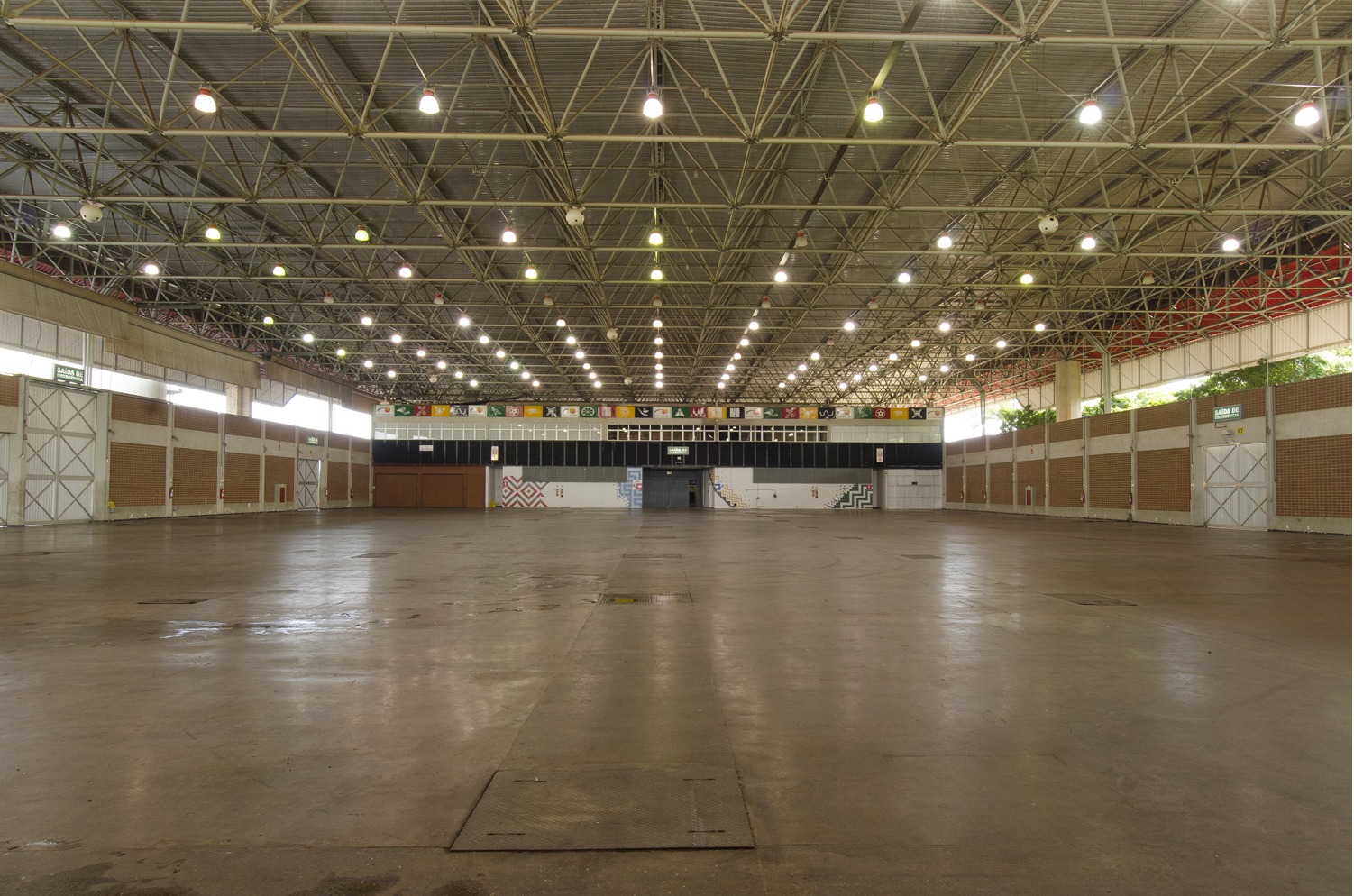 Instalação de sonorização profissional — Pavilhão SEBRAE — MT.
